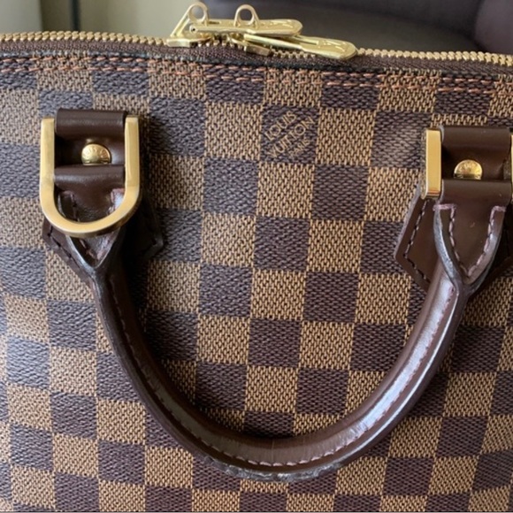 Louis Vuitton Alma Authentic in Damier Ebene print with Red fabric interior - Picture 9 of 15